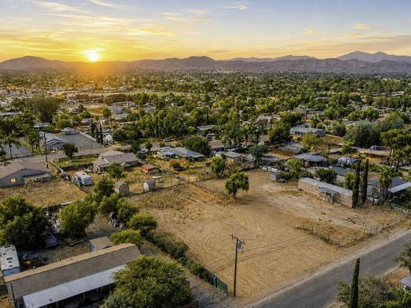 21715 Perry St, Perris, CA 92570