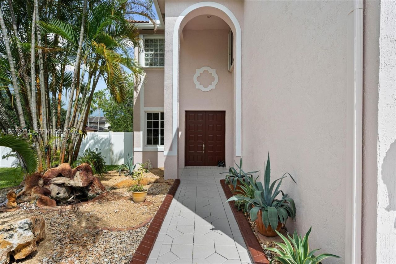 675 SW 159th Ln, Pembroke Pines, FL 33027 Photo