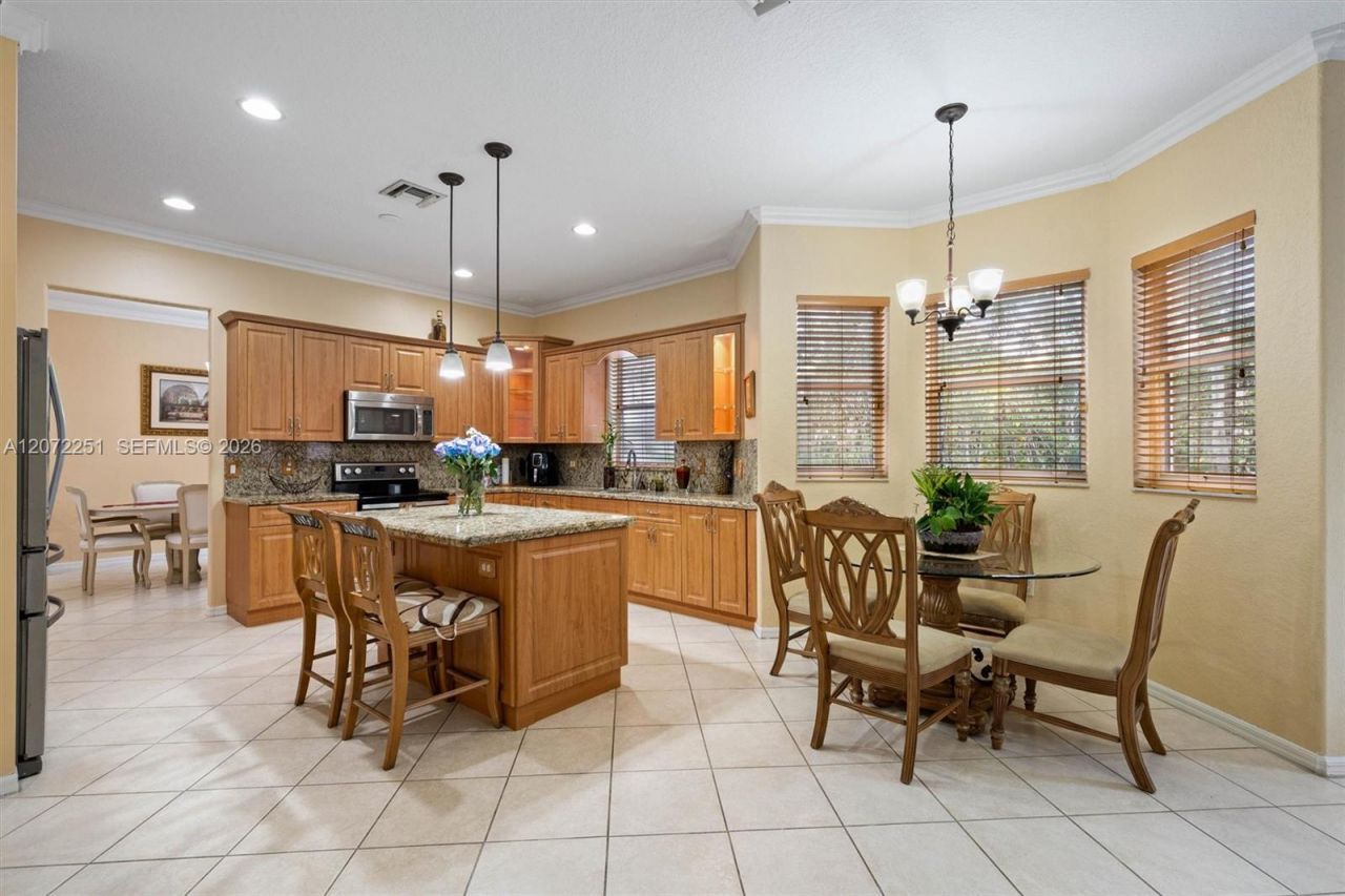 675 SW 159th Ln, Pembroke Pines, FL 33027 Photo