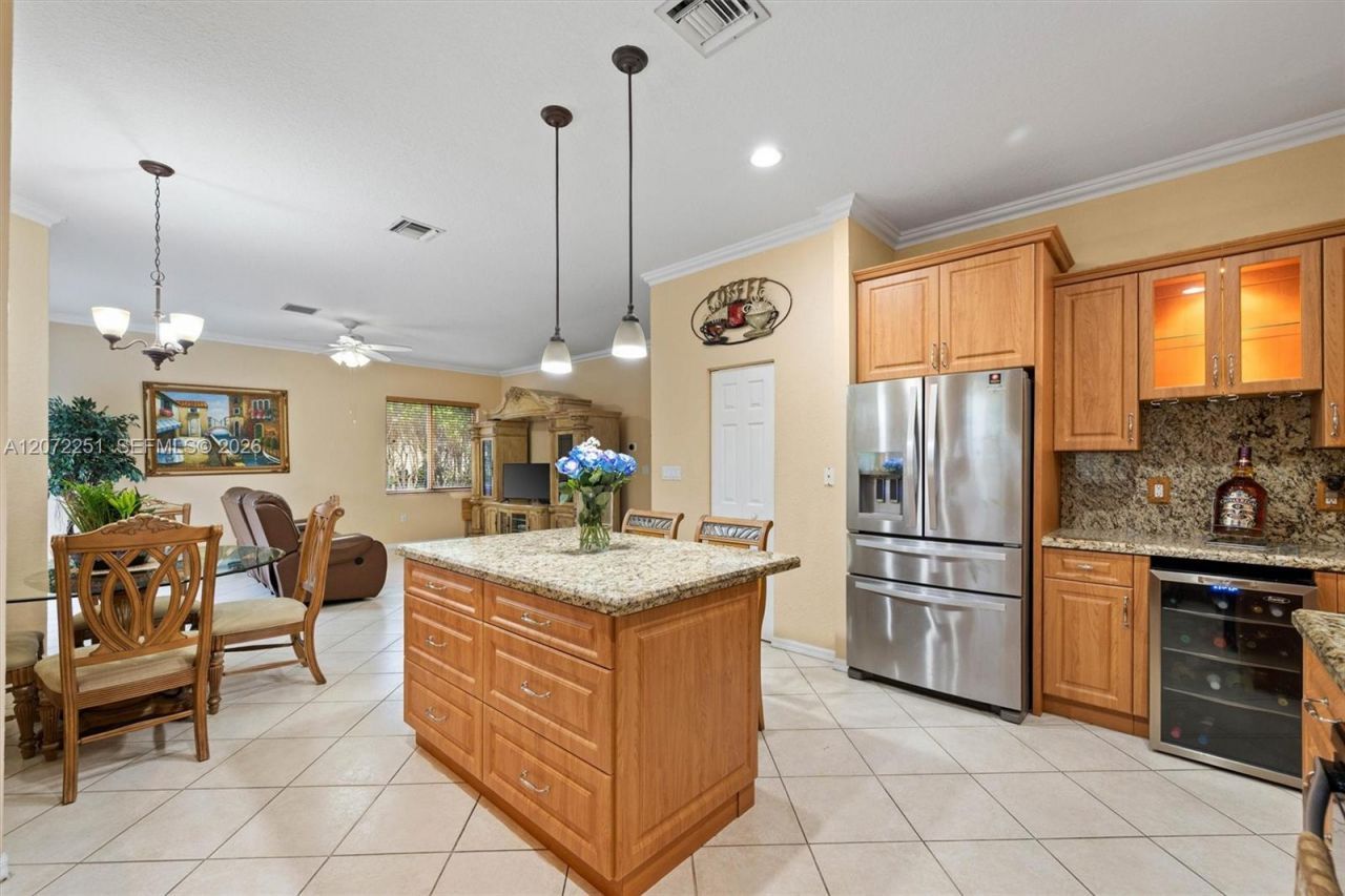 675 SW 159th Ln, Pembroke Pines, FL 33027 Photo