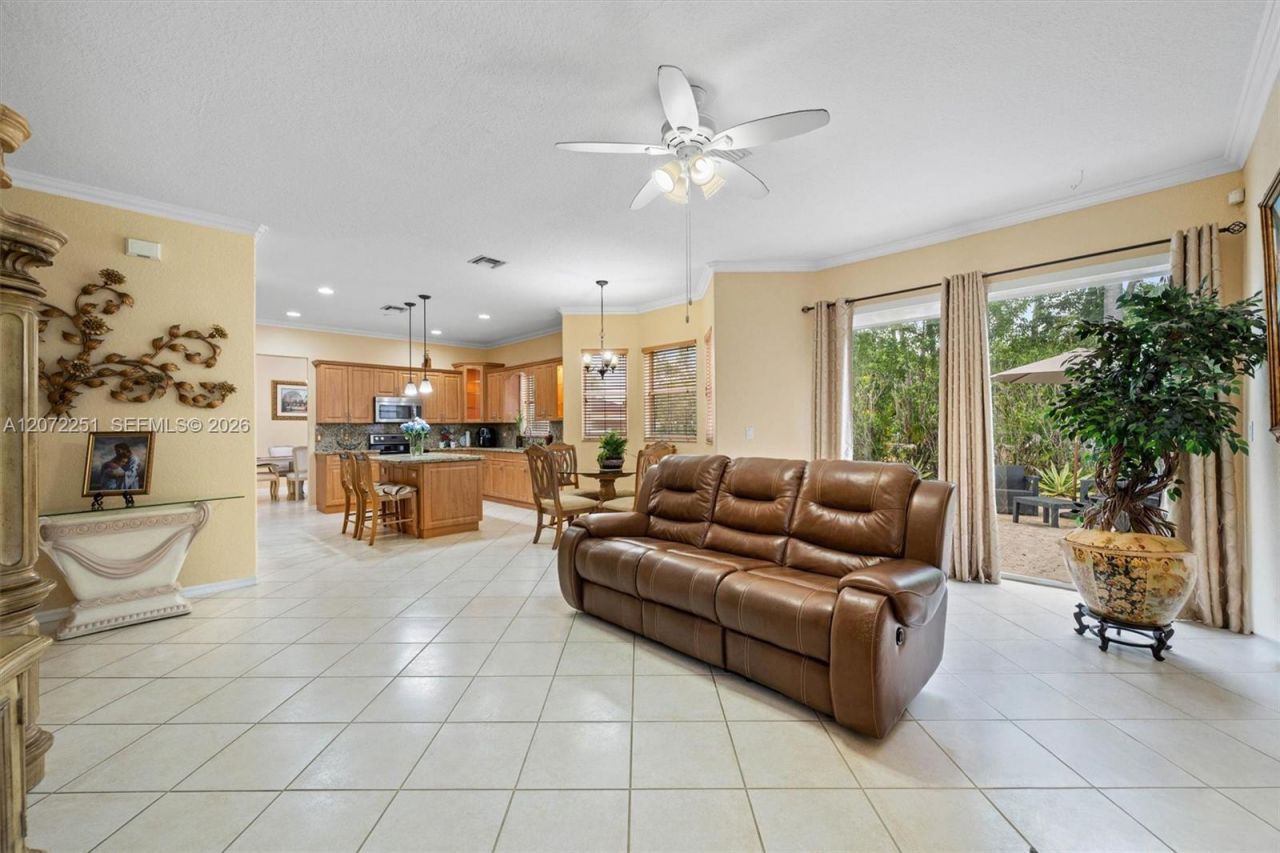 675 SW 159th Ln, Pembroke Pines, FL 33027 Photo