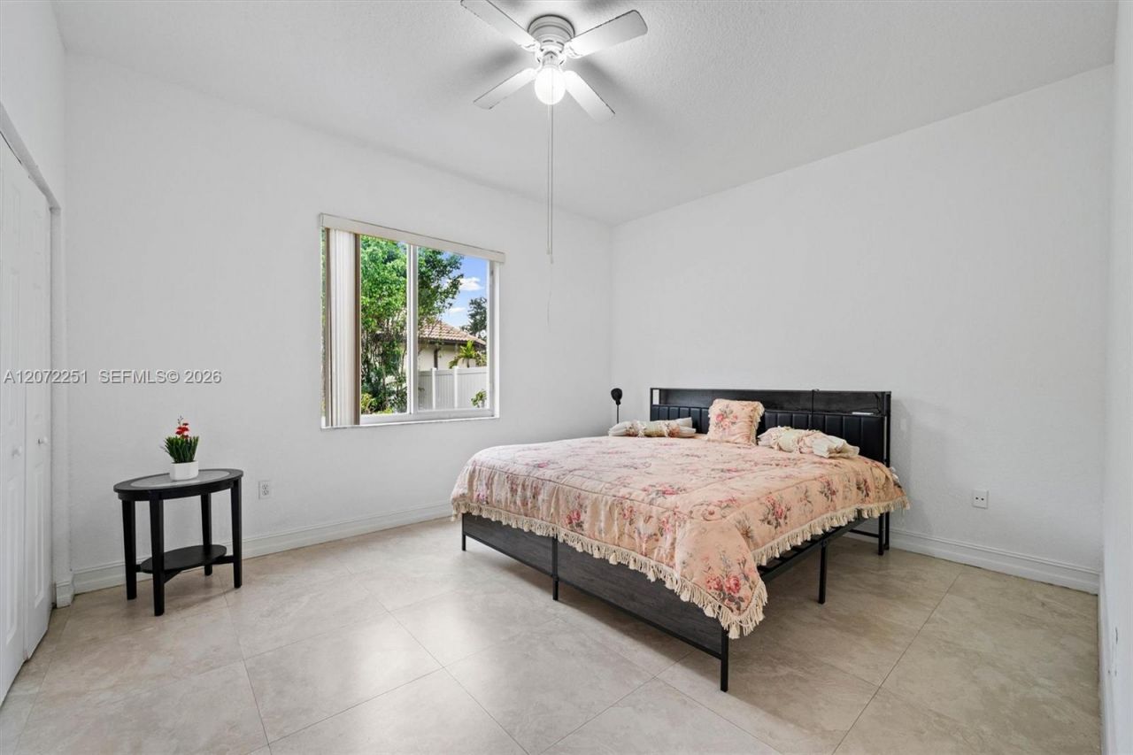 675 SW 159th Ln, Pembroke Pines, FL 33027 Photo