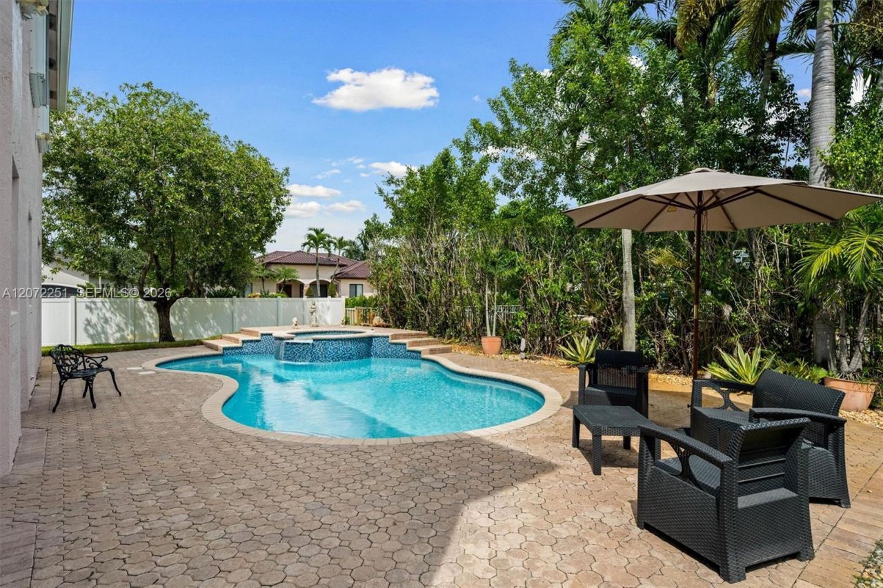 675 SW 159th Ln, Pembroke Pines, FL 33027 Photo