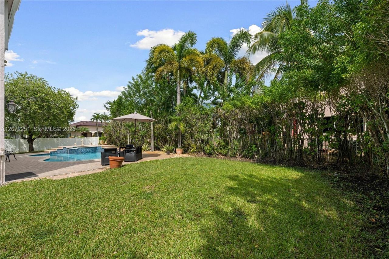 675 SW 159th Ln, Pembroke Pines, FL 33027 Photo