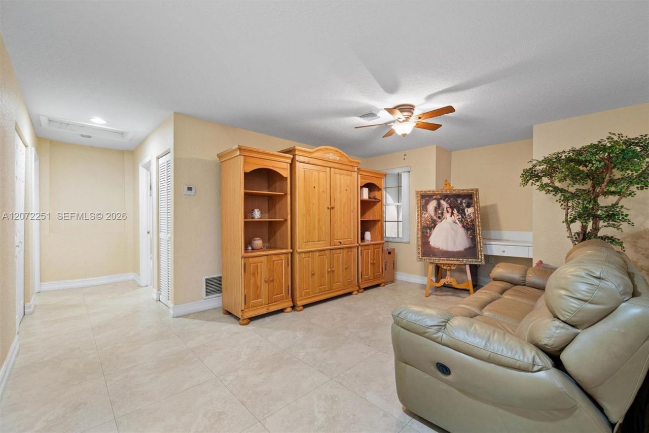 675 SW 159th Ln, Pembroke Pines, FL 33027 Photo