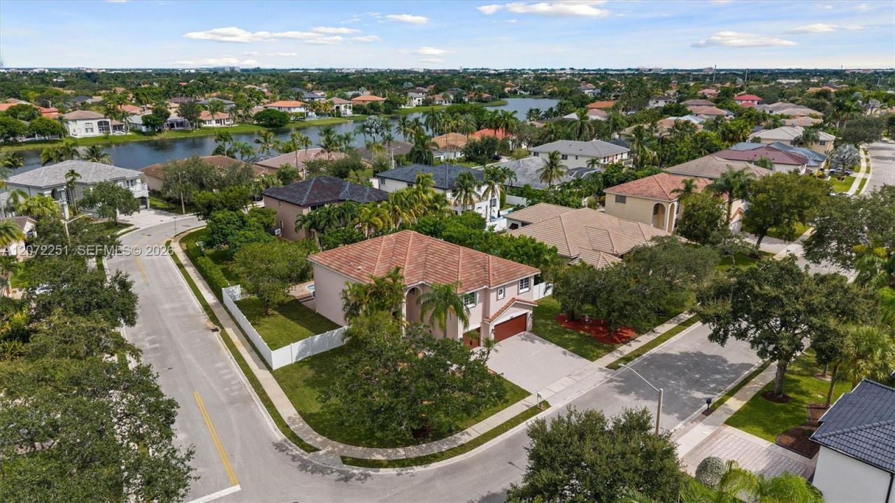 675 SW 159th Ln, Pembroke Pines, FL 33027 Photo