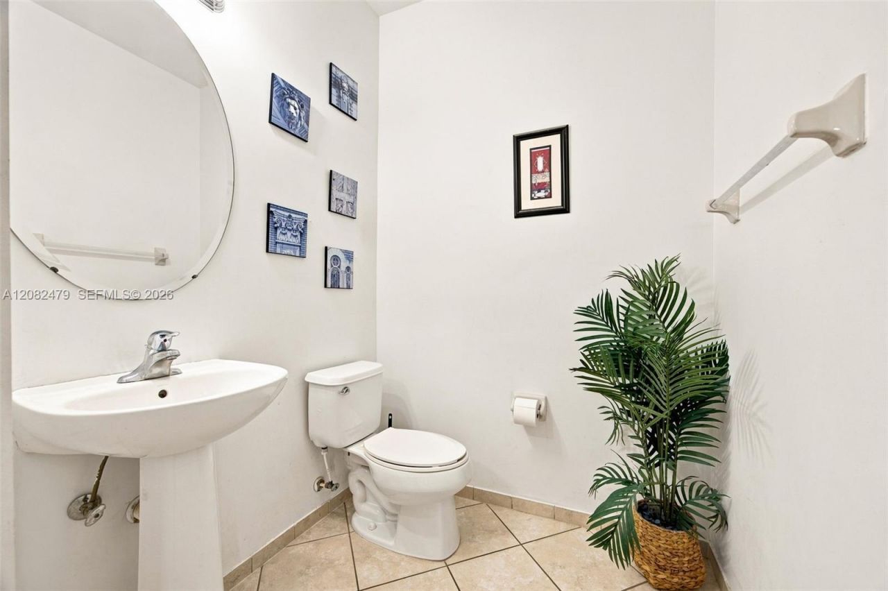 2300 NE 3rd Ct, Homestead, FL 33033 Photo