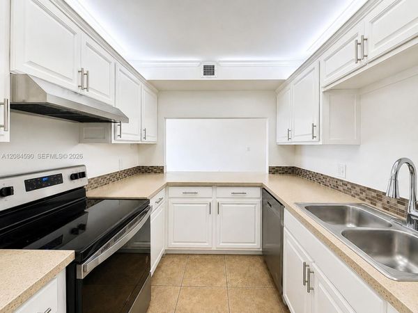 9430 Live Oak Pl , Unit 108, Davie, FL 33324