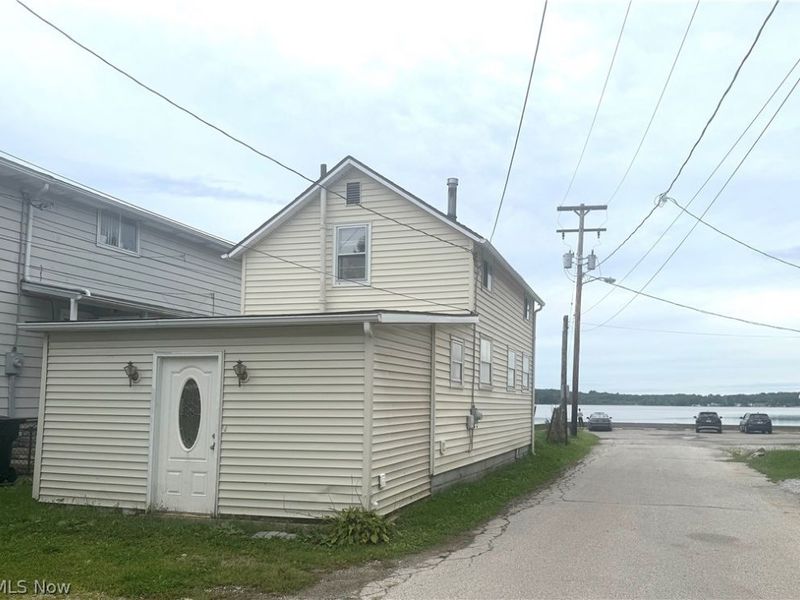2549 Church Street, Lakemore, OH 44250 Photo 1