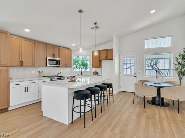 8220 Mt Brodie Circle , Las Vegas, NV 89145