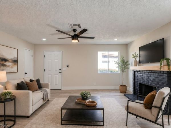 3638 Villa Knolls East Drive , Las Vegas, NV 89120