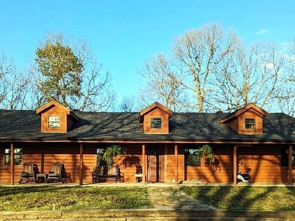 565 Polk Road 194, Mena, AR 71953