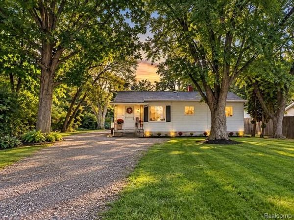 3131 W Maple Avenue , Mundy Township, Mi 48507