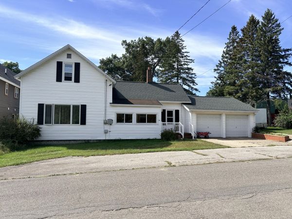 10 Bridge Street, Manistee, MI 49660