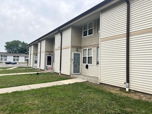 8867 N 95th STREET, Unit H, Milwaukee, WI 53224