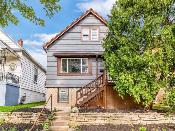 2825 S 9th STREET, Milwaukee, WI 53215
