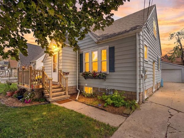 328 OAK STREET, Menasha, WI 54952