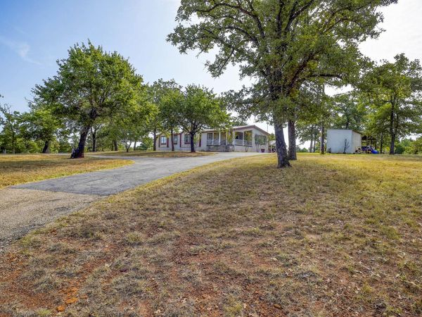 123 Split Oak RD, Smithville, TX 78957