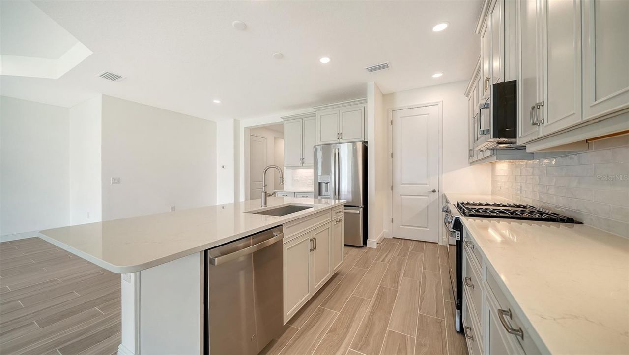 2440 Star Apple Way, Sarasota, FL 34240 Photo