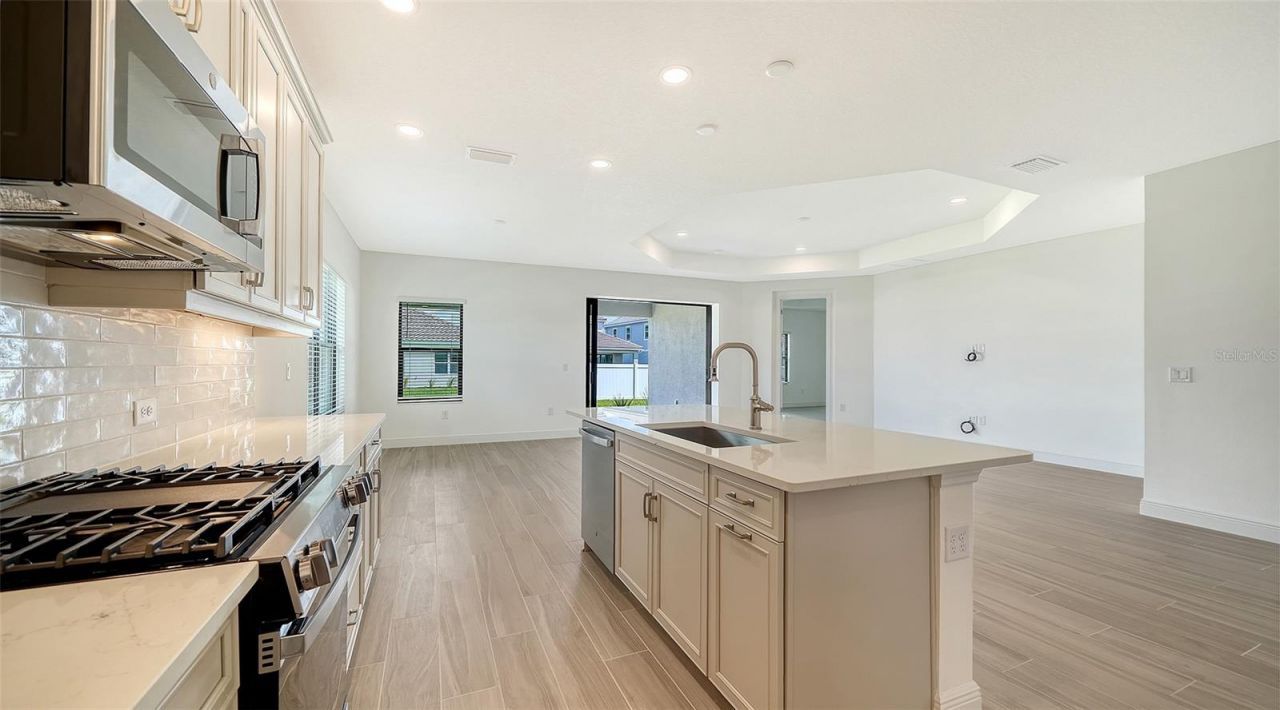 2440 Star Apple Way, Sarasota, FL 34240 Photo