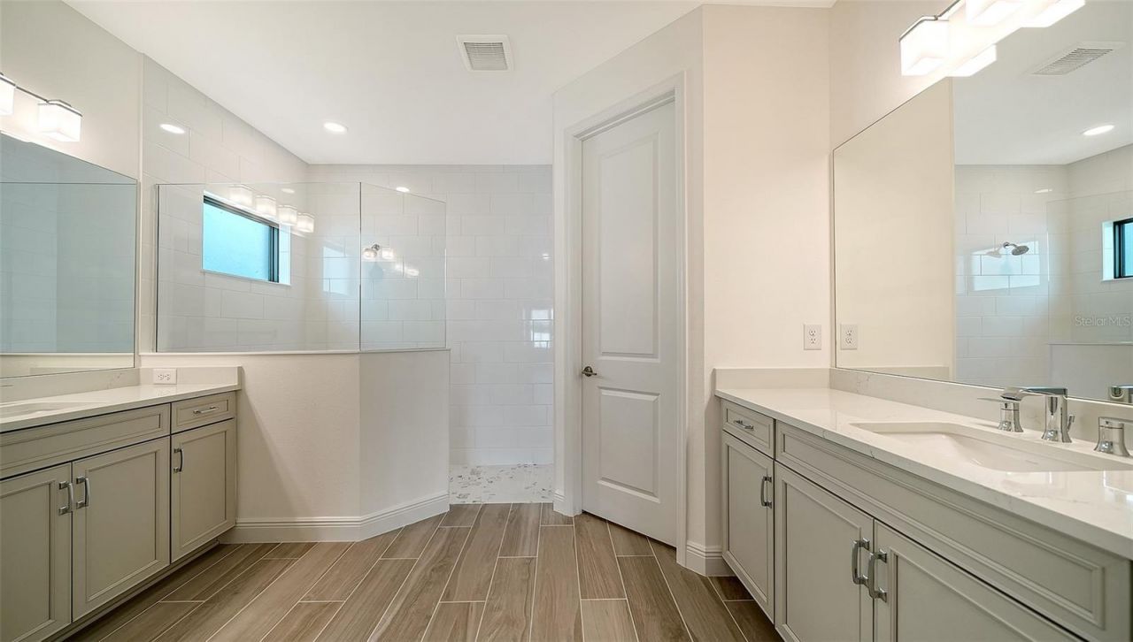 2440 Star Apple Way, Sarasota, FL 34240 Photo