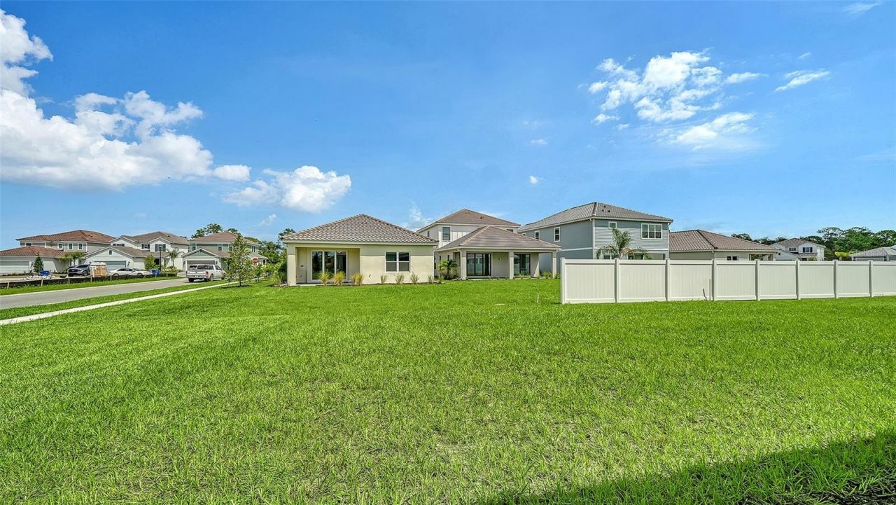 2440 Star Apple Way, Sarasota, FL 34240 Photo