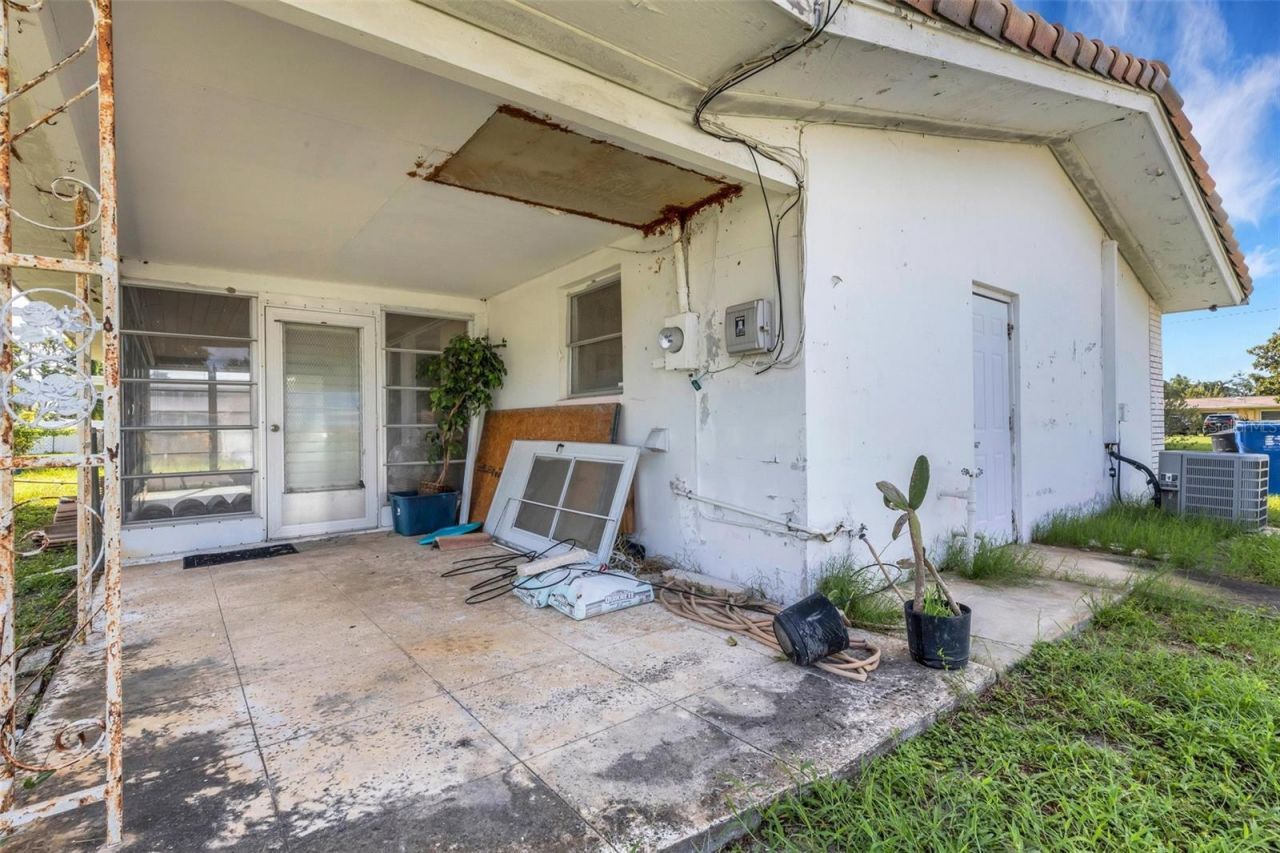 1497 62nd Place S, Saint Petersburg, FL 33705 Photo