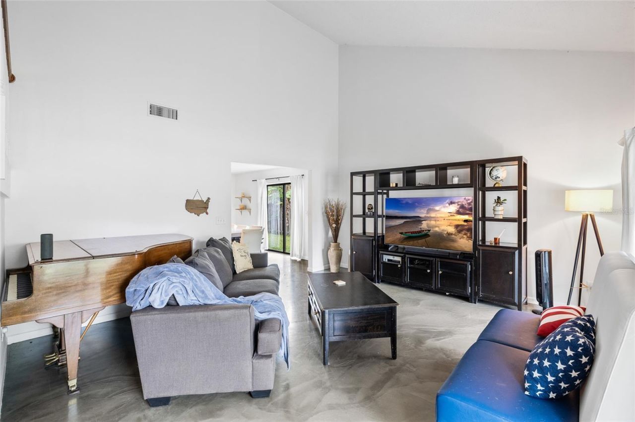 10908 Gillette Avenue, Temple Terrace, FL 33617 Photo