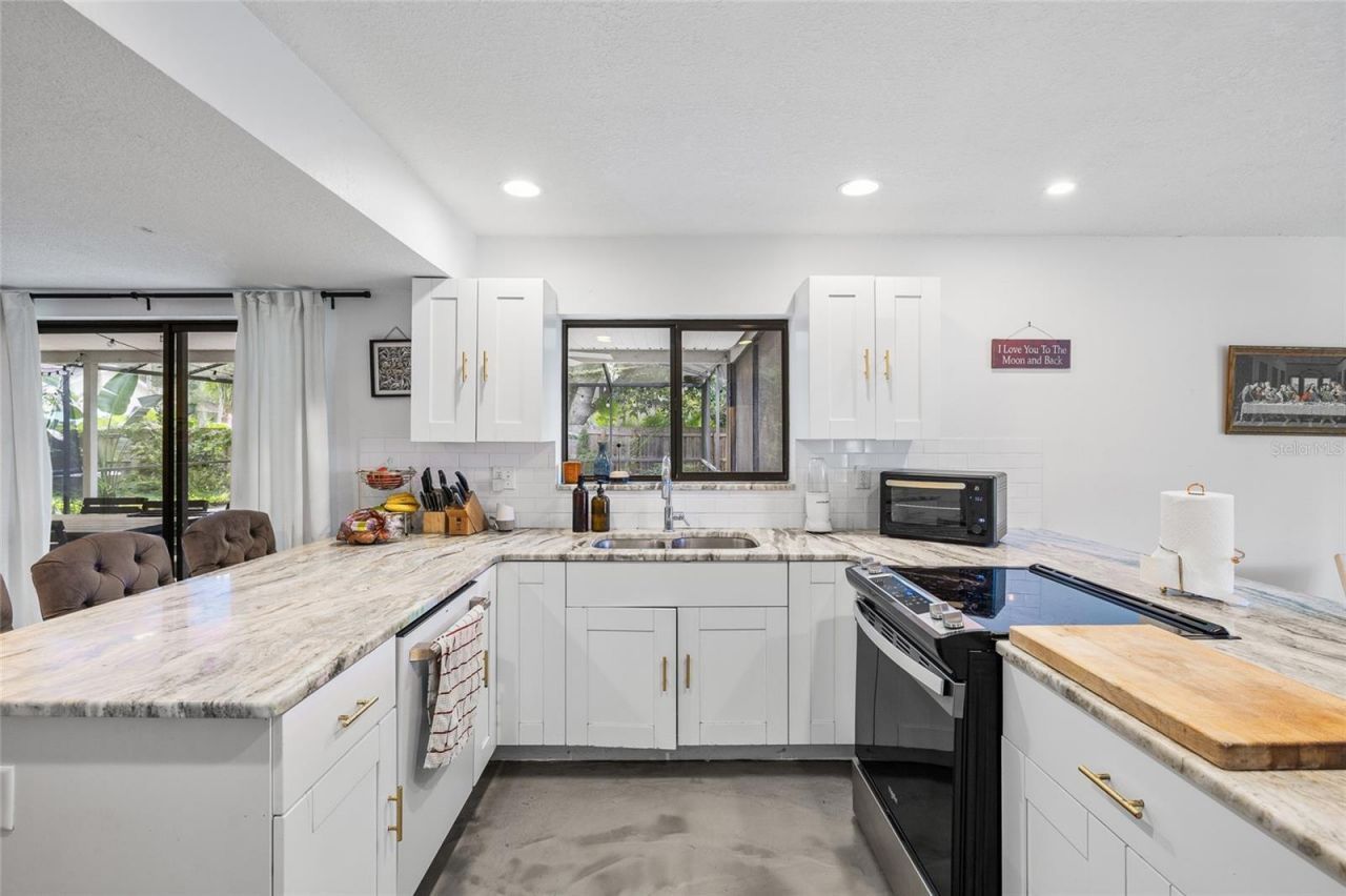 10908 Gillette Avenue, Temple Terrace, FL 33617 Photo