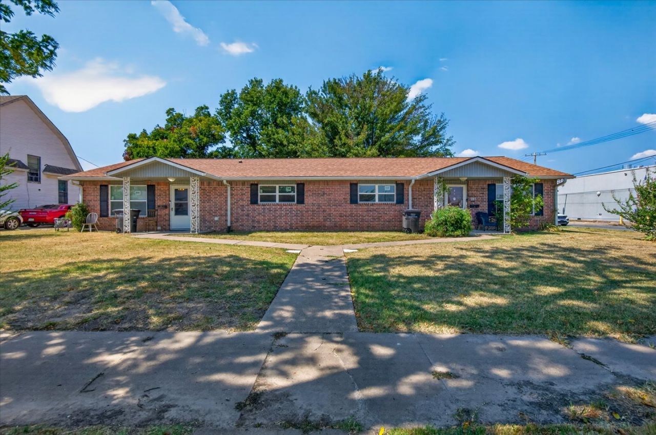 301 S Chickasaw Avenue, Bartlesville, OK 74003 Main Photo