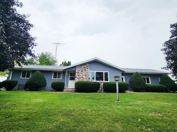 W2998 LEDGE ROAD, Mount Calvary, WI 53057
