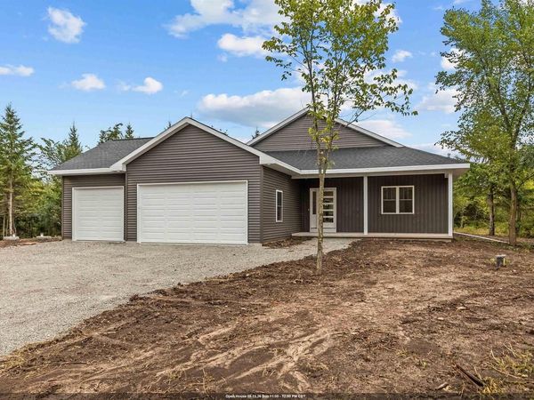 2858 NEKIMI AVENUE, Oshkosh, WI 54902