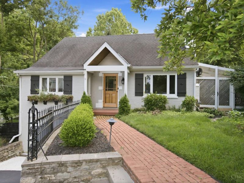 7767 Shawnee Run Rd, Indian Hill, OH 45243 Photo 1