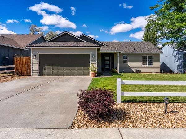 2065 SW 35th Street, Redmond, OR 97756
