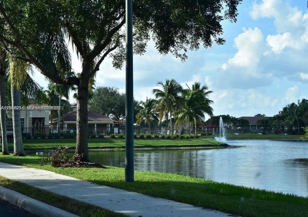 2451 Centergate Dr, Unit 101, Miramar, FL 33025 Photo