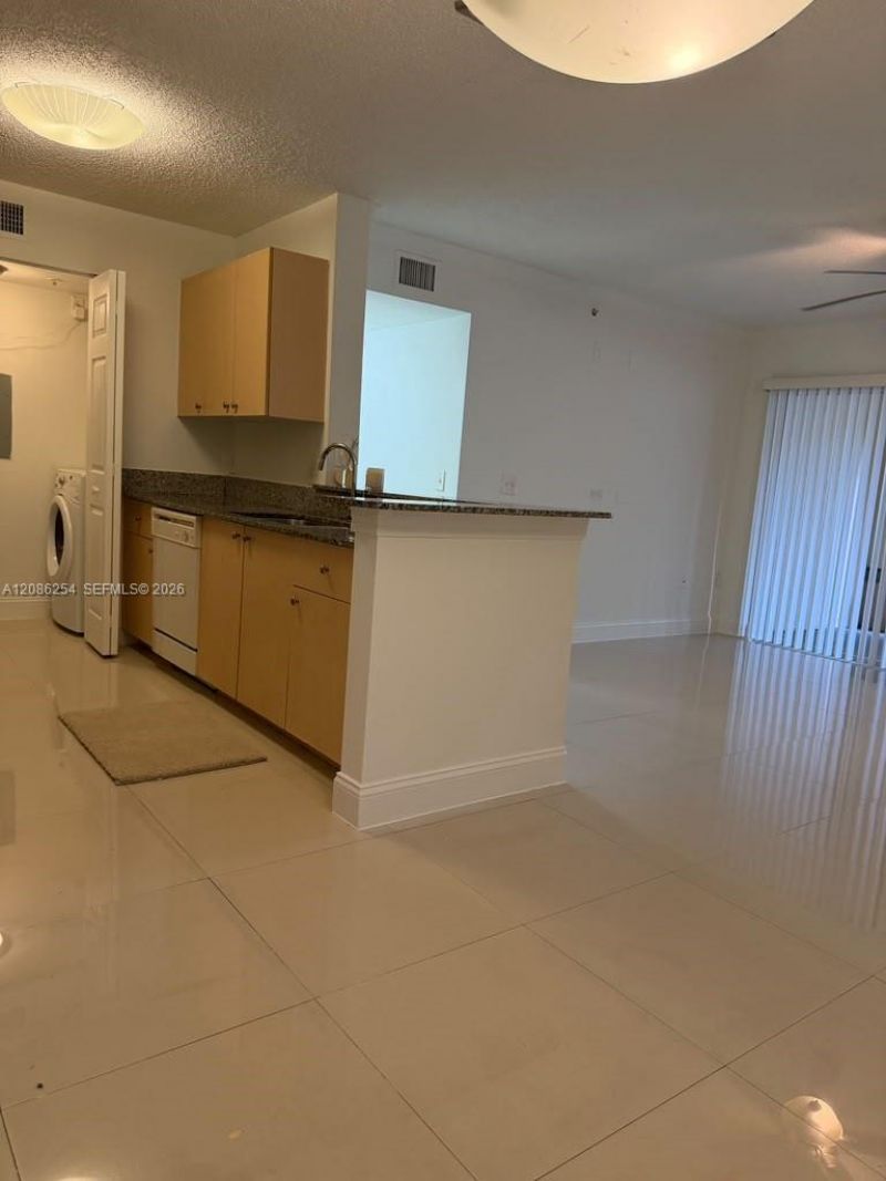 2451 Centergate Dr, Unit 101, Miramar, FL 33025 Photo