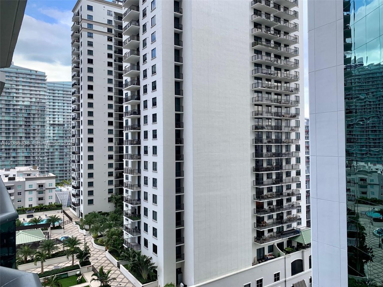 55 SW 9th St, Unit 1707, Miami, FL 33130 Photo