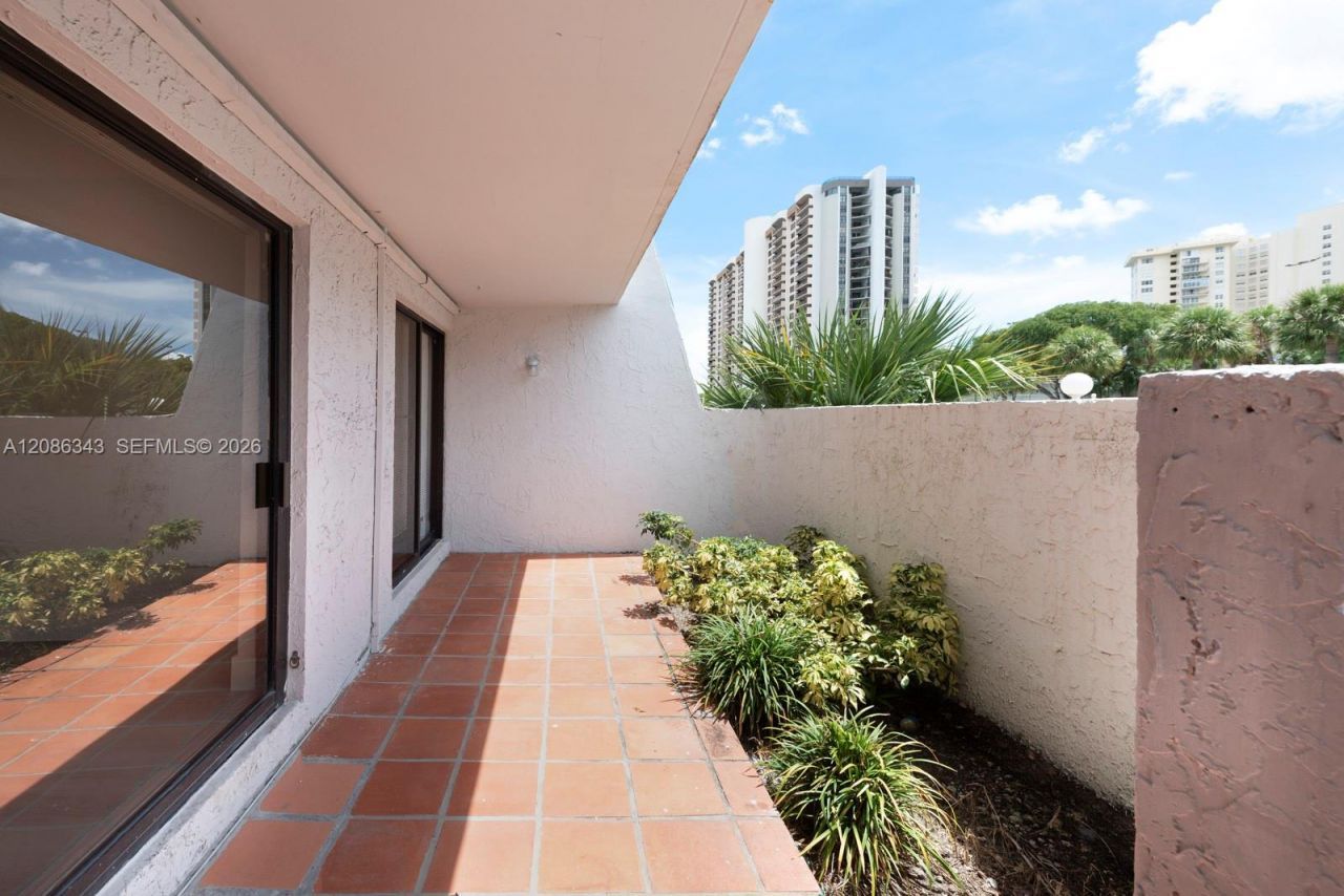 1650 NE 115th St, Unit 108, Miami, FL 33181 Photo
