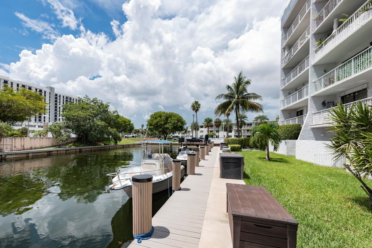 1650 NE 115th St, Unit 108, Miami, FL 33181 Photo