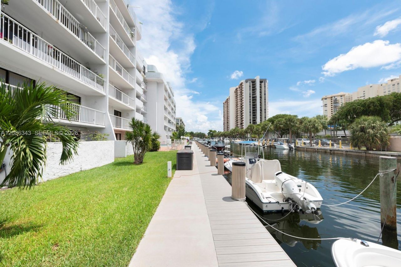1650 NE 115th St, Unit 108, Miami, FL 33181 Photo