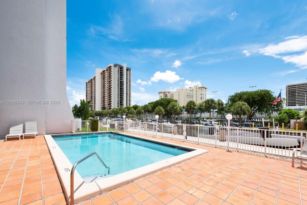 1650 NE 115th St, Unit 108, Miami, FL 33181 Photo