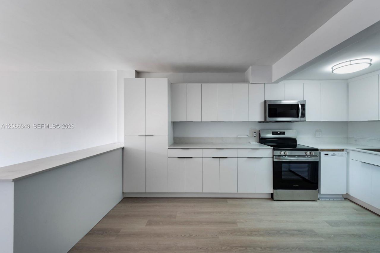 1650 NE 115th St, Unit 108, Miami, FL 33181 Photo