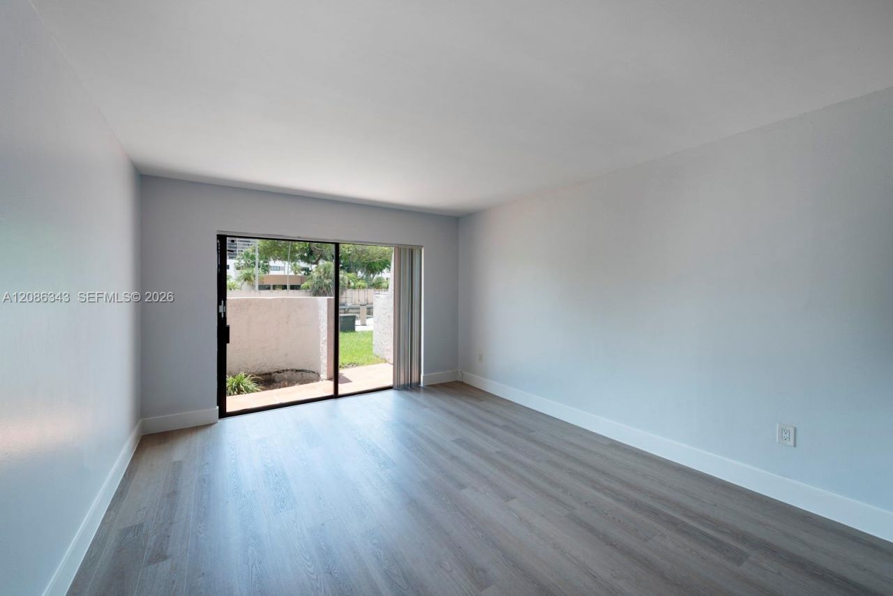 1650 NE 115th St, Unit 108, Miami, FL 33181 Photo