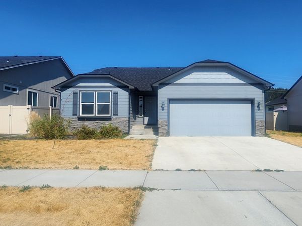 14517 E CAPRIO Ave, Spokane Valley, WA 99216
