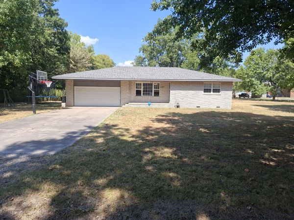 1107 E C Street , Commerce, OK 74339