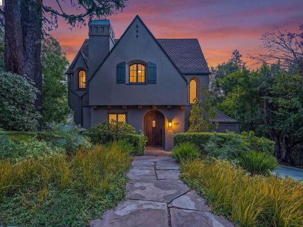 939 Hillcroft Circle, Oakland, CA 94610