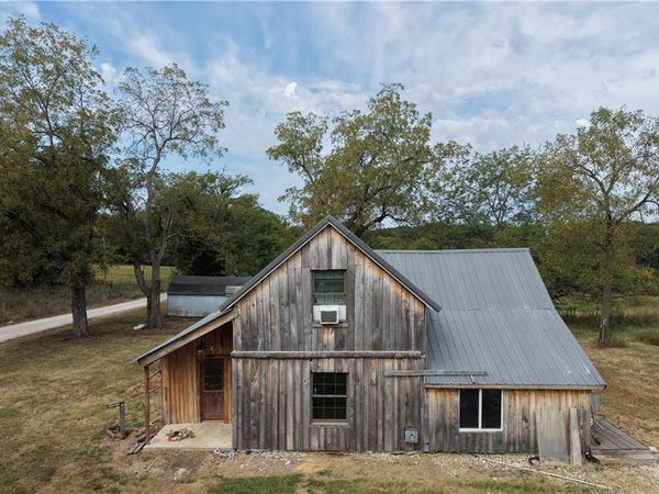 2251 E 360 Road, Bolivar, MO 65685
