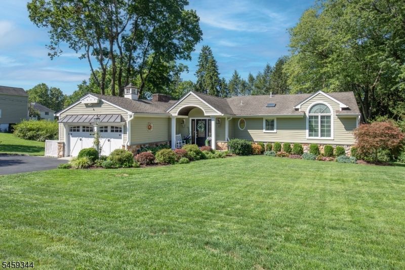3 Prospect St, Peapack Gladstone, NJ 07977 Main Photo