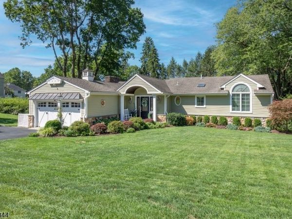 3 Prospect St, Peapack Gladstone, NJ 07977