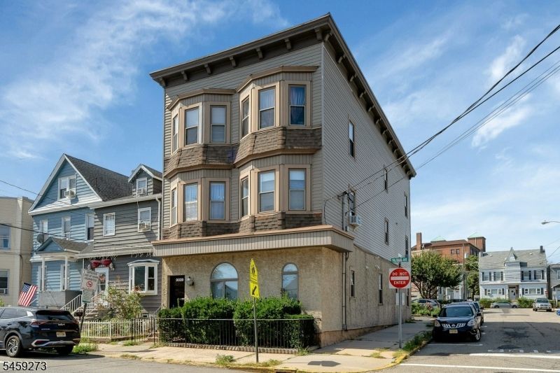 9039 Palisade Ave, North Bergen, NJ 07047 Main Photo